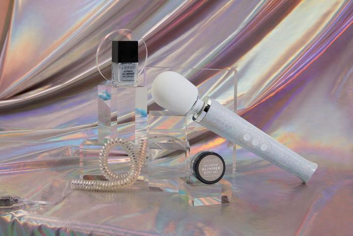 Produktbild Le Wand Petite All That Glimmers Rechargeable Vibrating Massager White