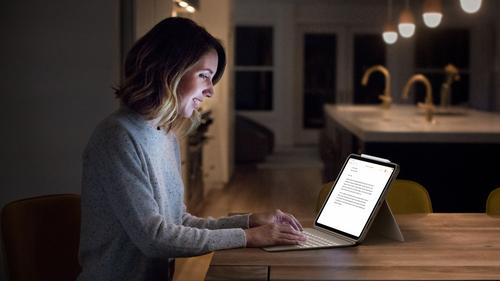 Produktbild Logitech Combo Touch (CH, Apple iPad Pro 12.9 2018, Apple iPad Pro 12.9 2020, Apple iPad Pro 12.9 2021, Apple iPad Pro 12.9 2022)