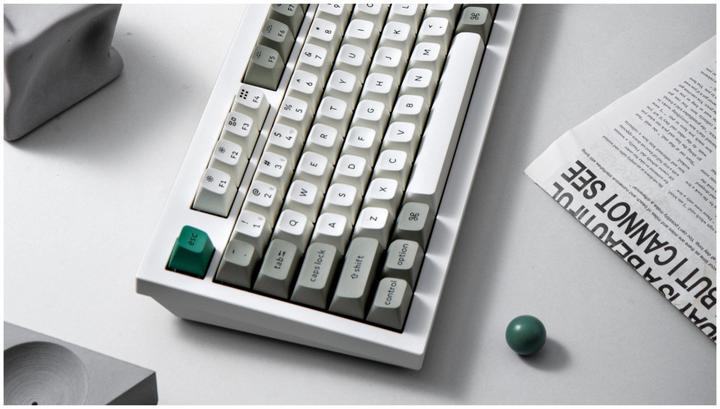 Actual product image Keychron Q5 Max (Q5M-P1) QMK/VIA Wireless Custom Mechanical White Keyboard-Red Switch 96% US Layout (US, Wireless)