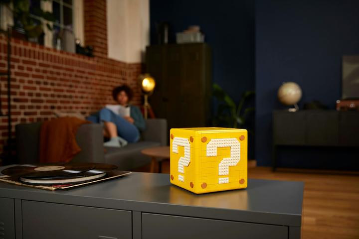 Actual product image LEGO Question Mark Block from Super Mario 64 (71395, LEGO Rare Sets, LEGO Super Mario)