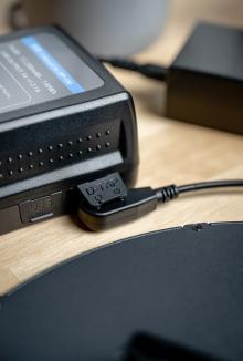Image du produit Newell Chargeur D-Tap 16.8V 5A pour V-Mount (Chargeur de batterie d'appareil photo)