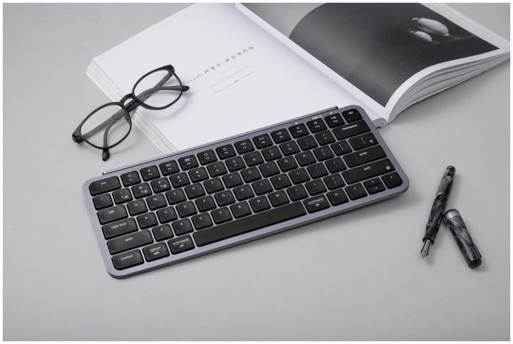 Actual product image Keychron B1 Pro Ultra-Slim Wireless Keyboard - Space Gray B1P-K1 (US, Wireless)