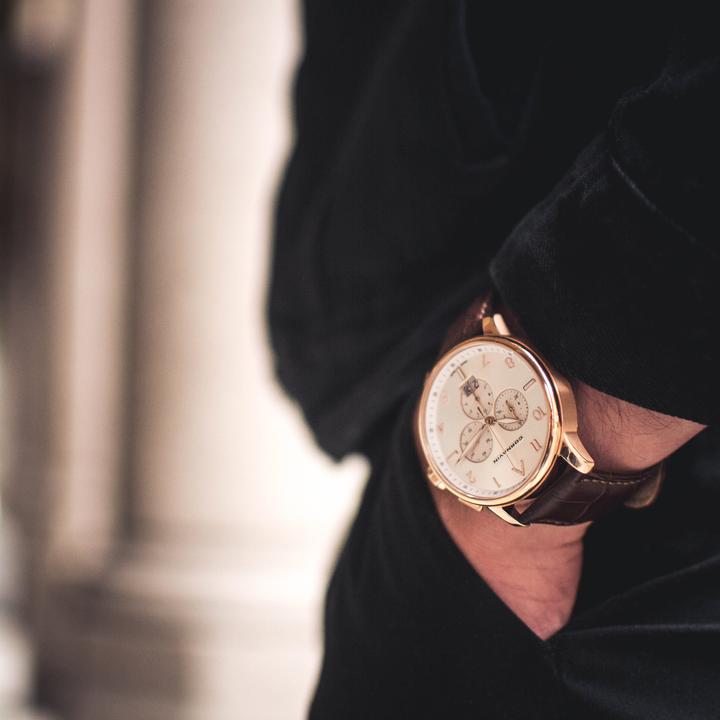 Actual product image Cornavin Big Date (Analogue wristwatch, 48 mm)