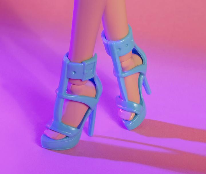 Actual product image Barbie Signature Looks 23 - Blonde, Blue Dress