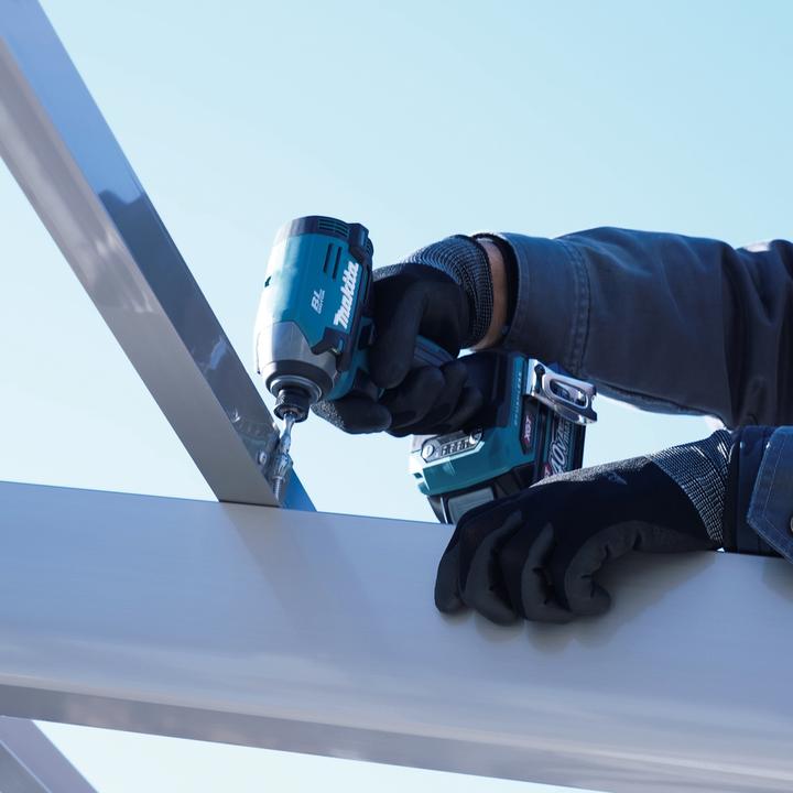 Immagine prodotto Makita ZAKRĘTARKA UDAR.40V XGT TD003GA201 210Nm 2x4.0Ah