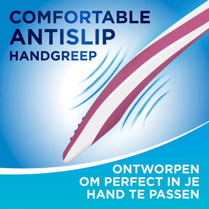 Actual product image Aquafresh Clean Control Medium Toothbrush by (Medium)