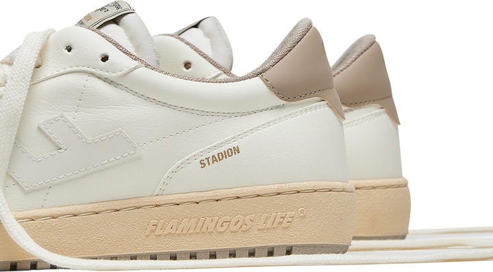 Actual product image Flamingos Life Stadium (39)