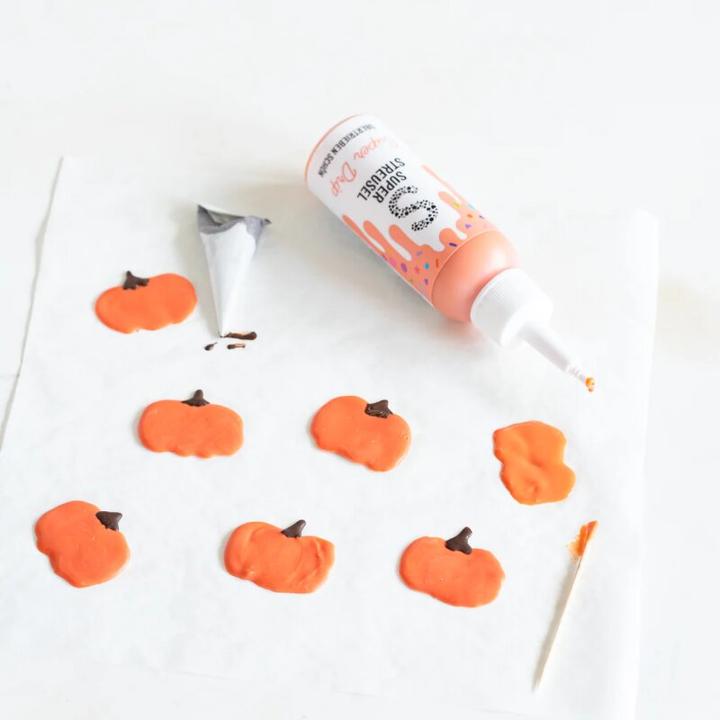 Actual product image Super Streusel Drip Cake Glasur Orange