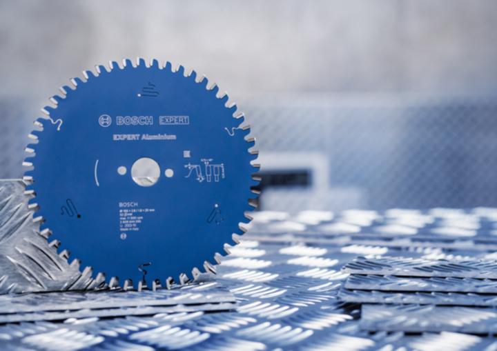 Produktbild Bosch Professional Zubehör Kreissägeblatt Expert for Aluminium, 160 x 20 x 2,2 mm, 52