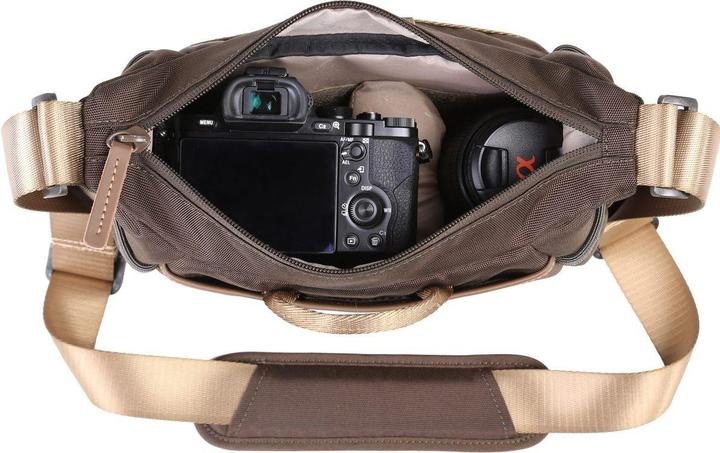 Actual product image Vanguard Veo Go 21 KG cameraschoudertas Khaki Bruin (Camera shoulder bag, 21 l)