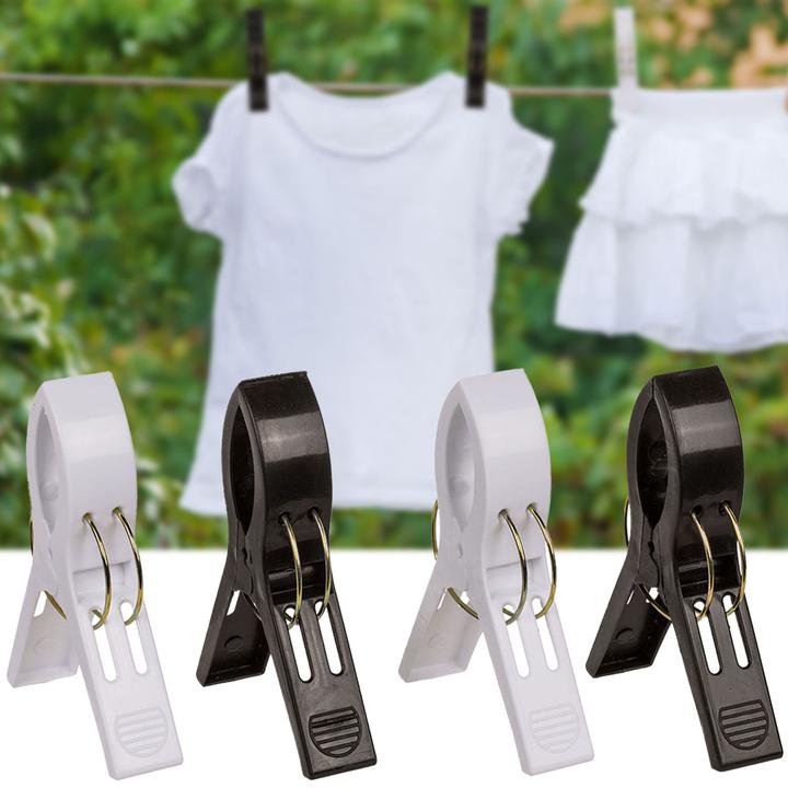 Actual product image Magni Clothes pegs large black and white 4s