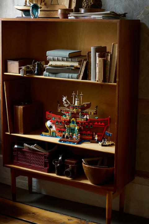 Actual product image LEGO Baratié, das Schwimmende Restaurant (75640, LEGO DC)