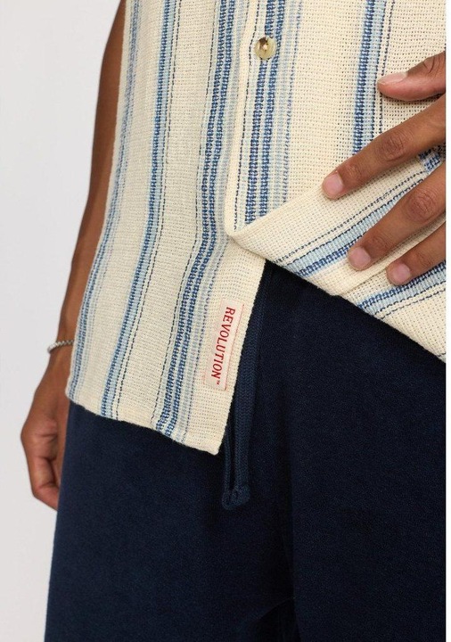 Actual product image Revolution Short-Sleeved Cuban Cotton Shirt (S)