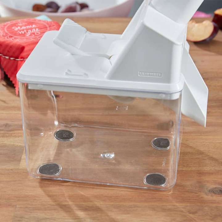 Actual product image Leifheit Plum pit