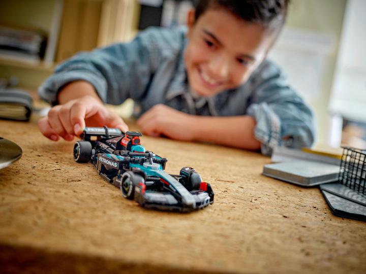 Produktbild LEGO Mercedes-AMG F1 W15 Rennauto (77244, LEGO Speed Champions)