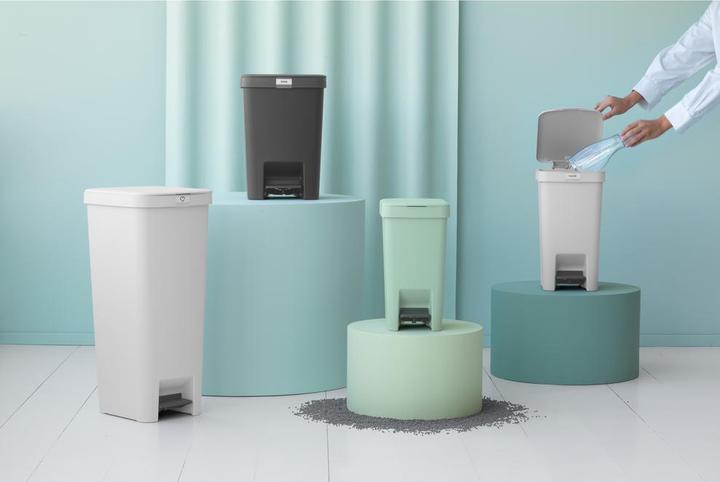 Actual product image Brabantia StepUp waste bin (40 l)
