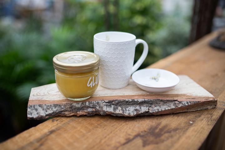 Produktbild VBS Eichenschwartenbrett, ca. 35 x 8 - 12 cm