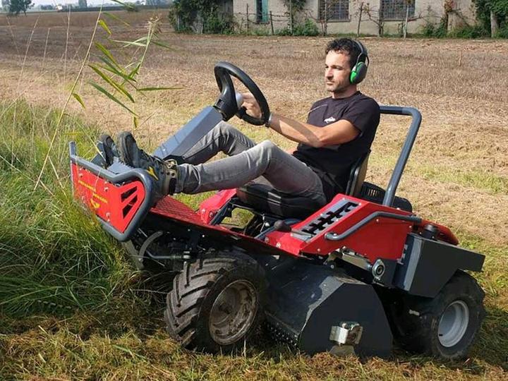Image du produit Benassi FOX 95 2WD TraktorMulchmäherLoncin 708 ccm, Hydrostatisches Getriebe