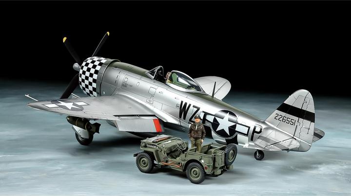 Tamiya 1:48 P-47D Thunderbolt & Lt. Veh. 4x4