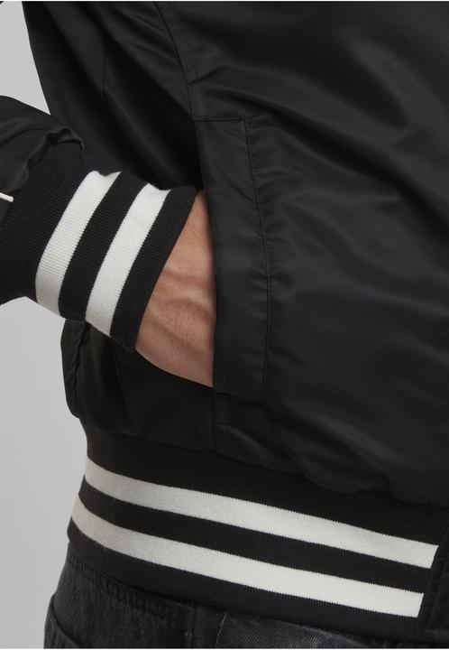 Actual product image Urban Classics Racer (L)