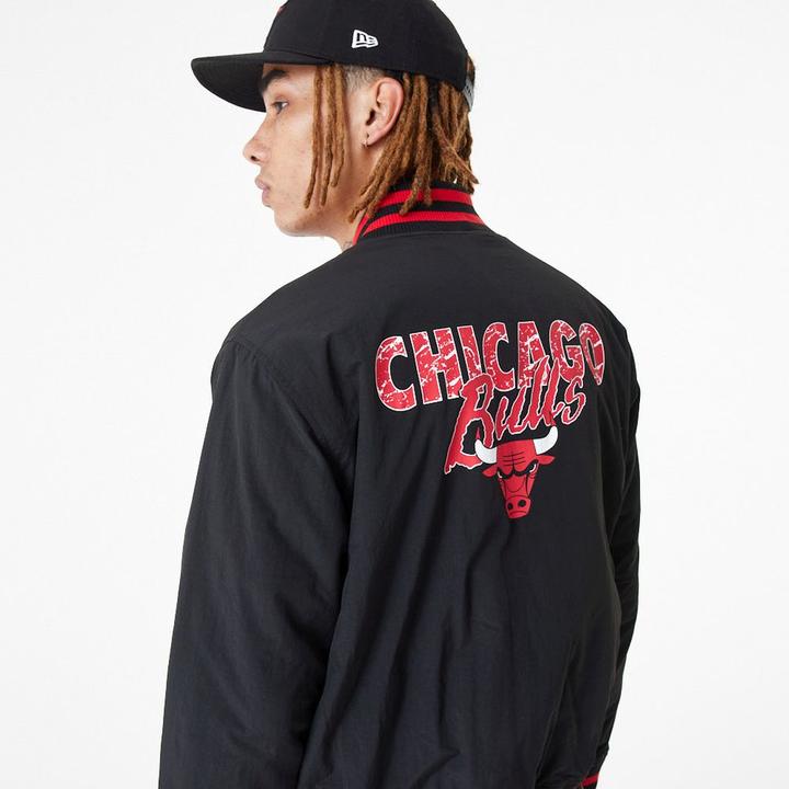 Produktbild New Era College Bomber Jacke - Chicago Bulls - XL (XL)