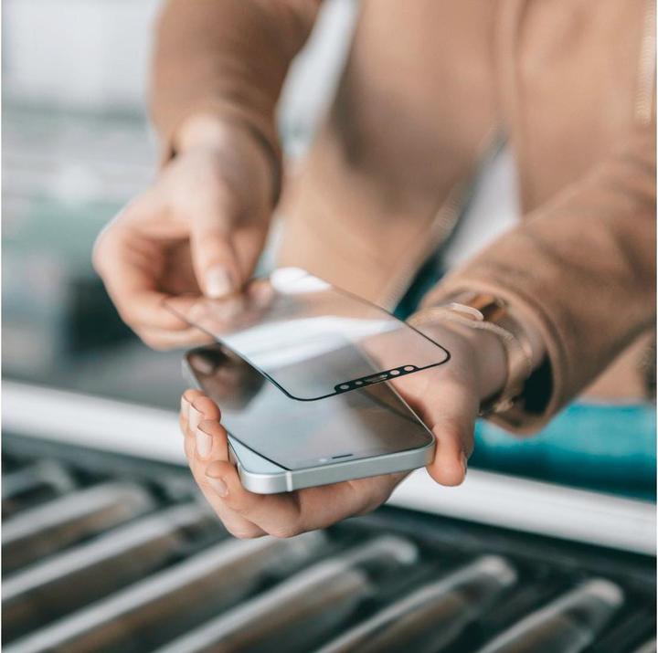 Actual product image Hama Hiflex (1 pcs., Apple iPhone 14 Plus)