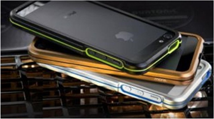 Produktbild more. Armor Metal Bumper für iPhone 5/5S/SE Black/Neon Yellow (Apple iPhone SE, Apple iPhone 5, Apple iPhone 5s)