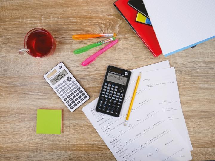 Image du produit HP 10s+ Calculatrice scientifique blanche (Piles, Cellules solaires)