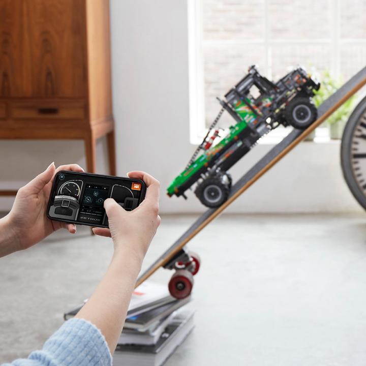Image du produit LEGO Camion tout-terrain Mercedes-Benz Zetros (42129, LEGO Technic)