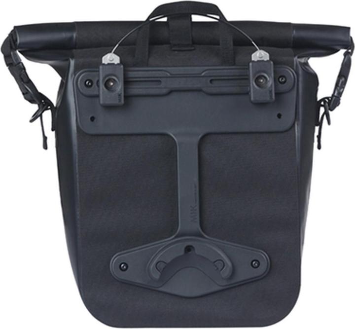 Productafbeelding Basil Navigator Waterdicht M, enkele tas, 14L, zwart (14 l, Draagtas)