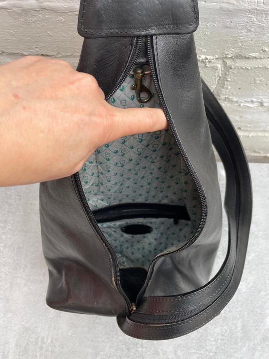 Produktbild Only-Bags.Store Dicker schwarzer Lederrucksack