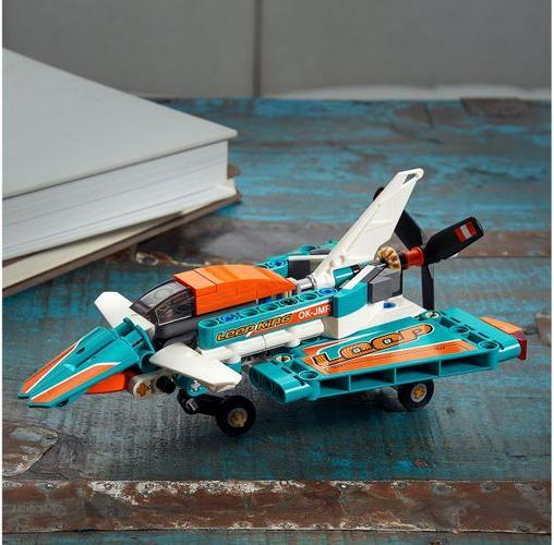 Produktbild LEGO Rennflugzeug (42117, LEGO Technic)