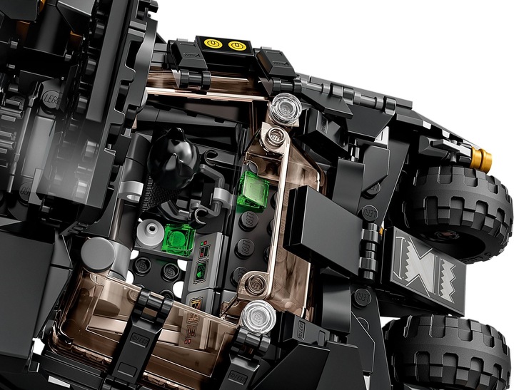 Actual product image LEGO Batmobile Tumbler: Scarecrow Showdown (76239, LEGO DC)