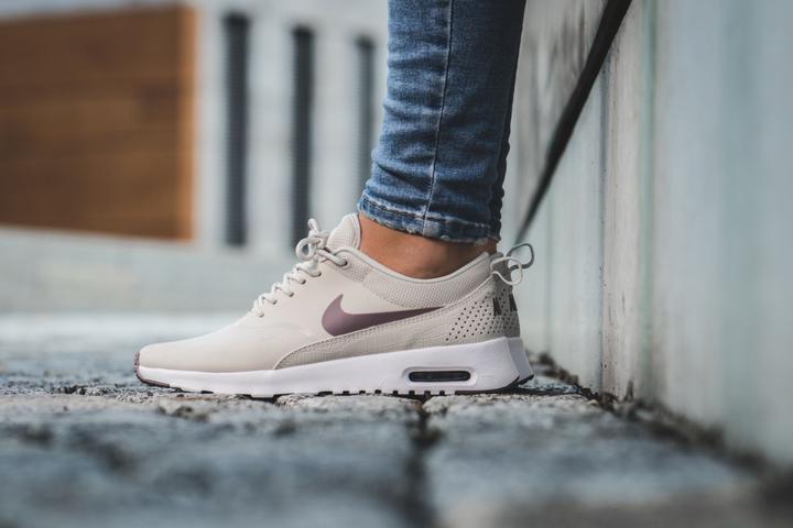 Produktbild Nike Air Max Thea (38)