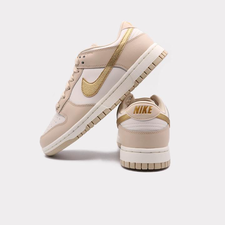 Produktbild Nike Dunk Low (38)