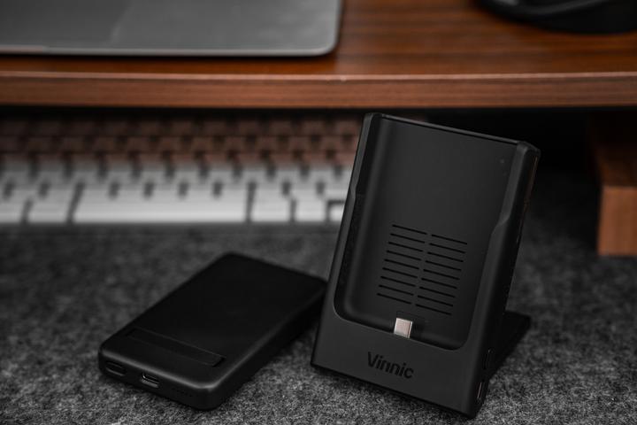 Immagine prodotto Vinnic AELLO PEAK Charging Dock (5000 mAh, 15 W, 15 Wh)