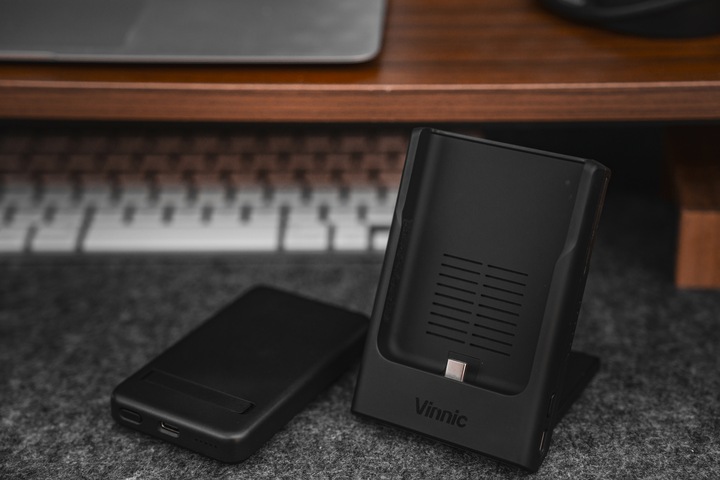 Actual product image Vinnic AELLO PEAK Charging Dock (5000 mAh, 15 W, 15 Wh)
