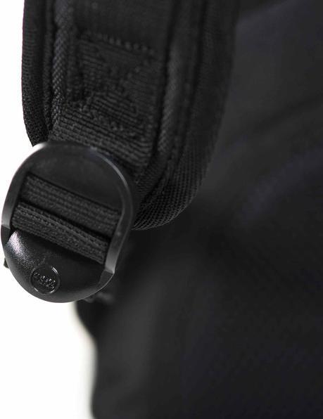 Actual product image Herschel Little America Mid (17 l)