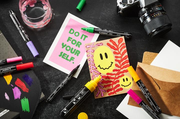Actual product image STABILO Acrylic markers - FREE Acrylic - T800C wedge tip 4-10mm - single pen - black (Black, 10 mm, 1 x)