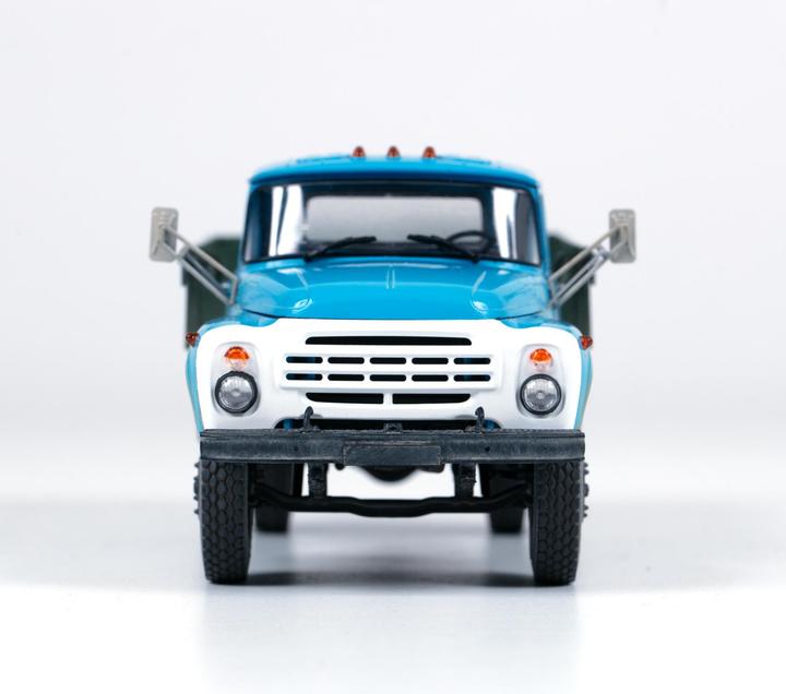 Actual product image Zvezda ZIL 130