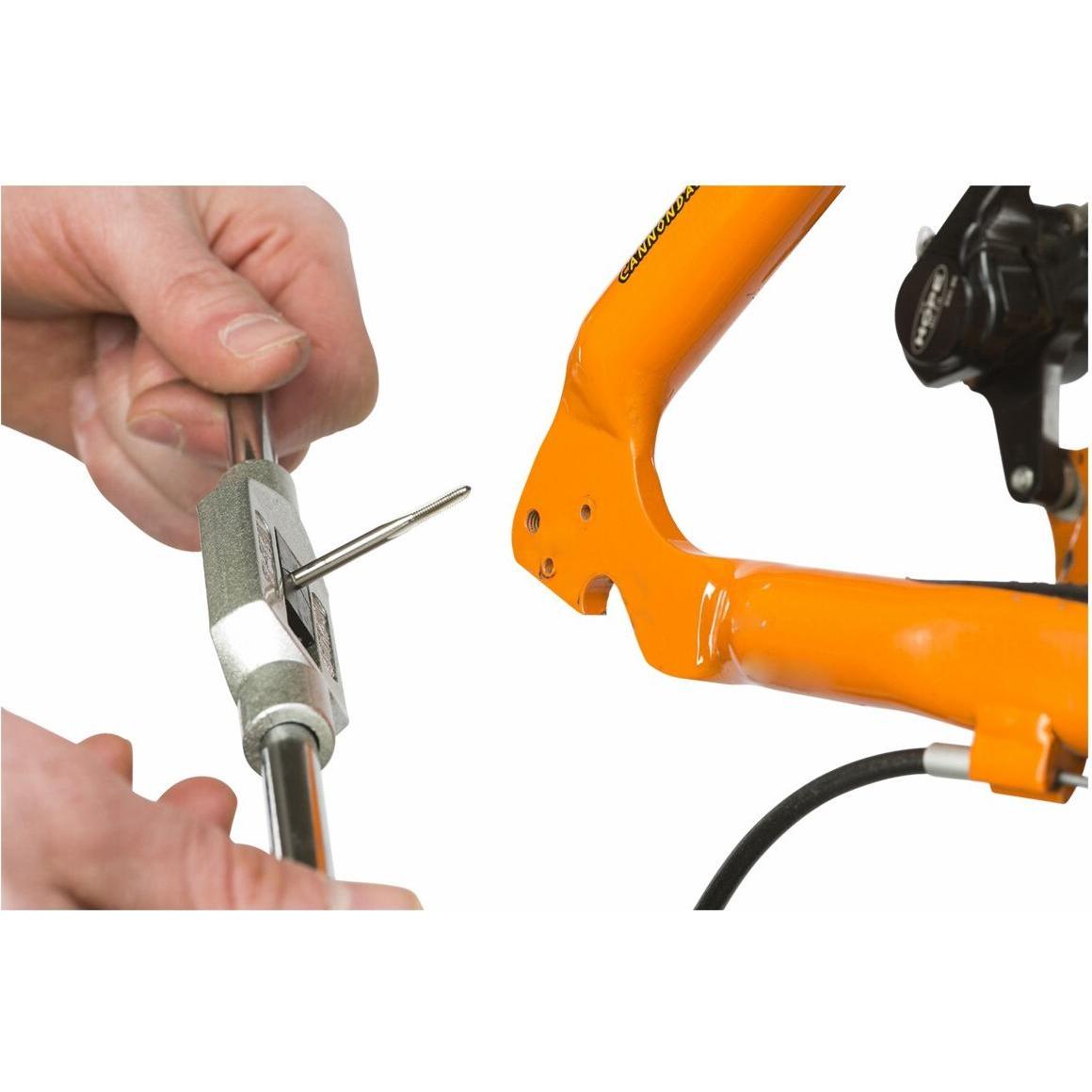 Thumbnail - VAR, Gewindeschneider + Gewindebohrer, Handgewindebohrer 1 Stück M3 x 0.5 mm CD-04100-03