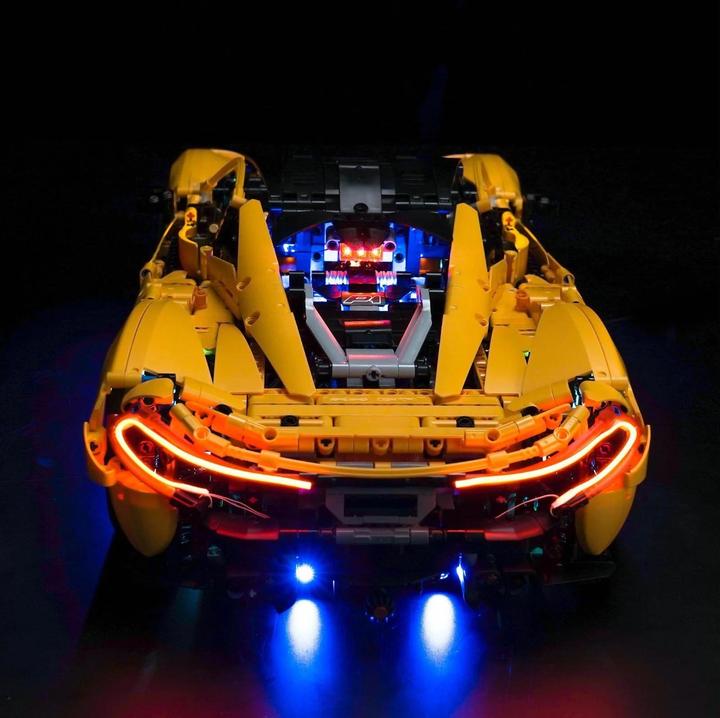 Image du produit BrickBling Kit d'éclairage LED pour LEGO McLaren P1 (42172), télécommande incluse