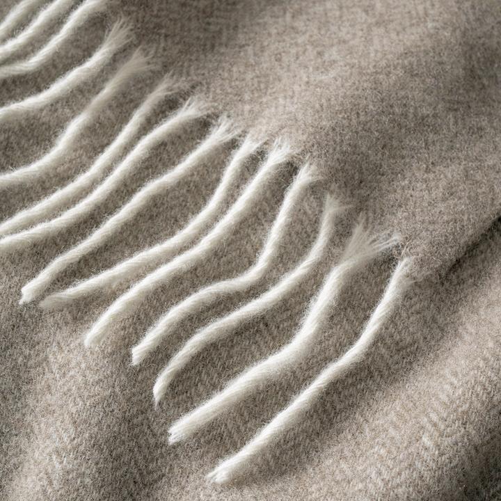 Actual product image Bugatti Wohndecke (200 x 150 cm)