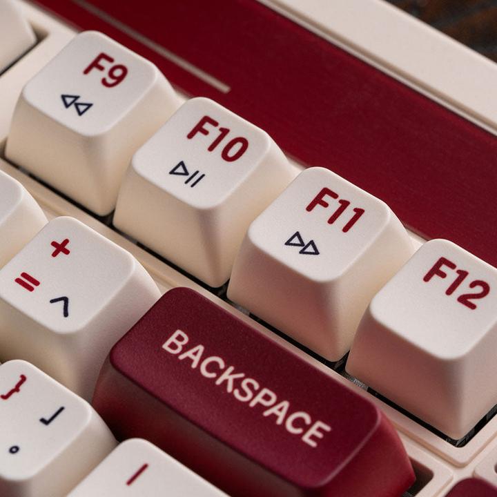 Produktbild 8bitdo 108 Mechanical Keyboard Fami Ed. (US, Kabelgebunden, Kabellos)