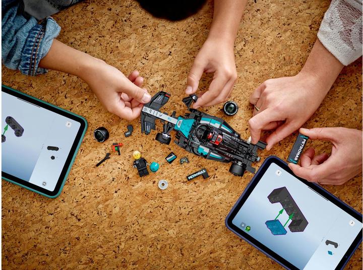 Produktbild LEGO Mercedes-AMG F1 W15 Rennauto (77244, LEGO Speed Champions)