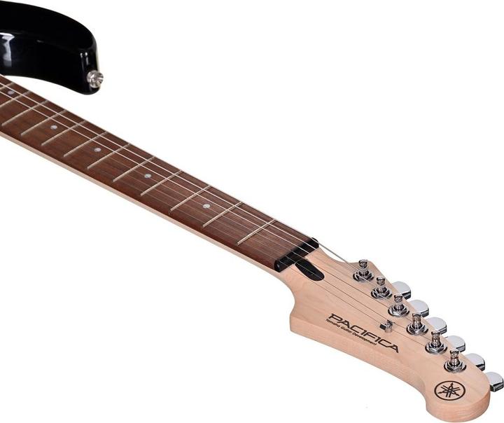 Actual product image Yamaha PAC112J (Electric guitar, Body: alder, Fingerboard: Walnut, Neck: Maple)