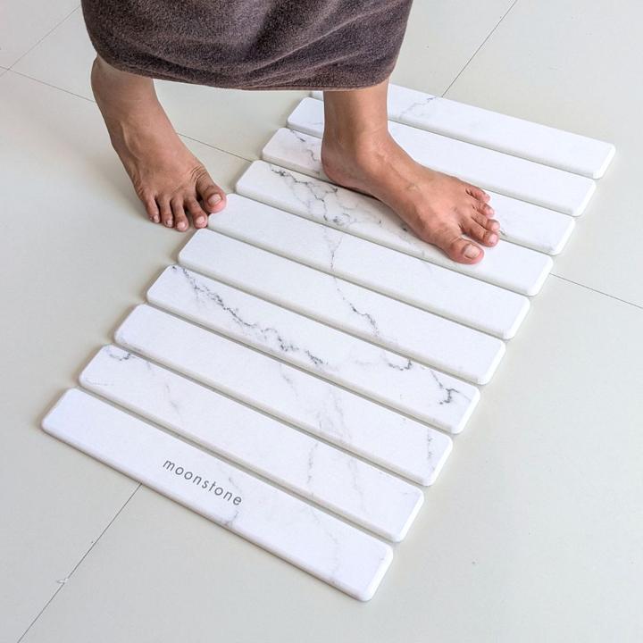 Actual product image Moonstone Badematte Melipa XL nebelgrau aus Kieselgur (76 x 43 cm)