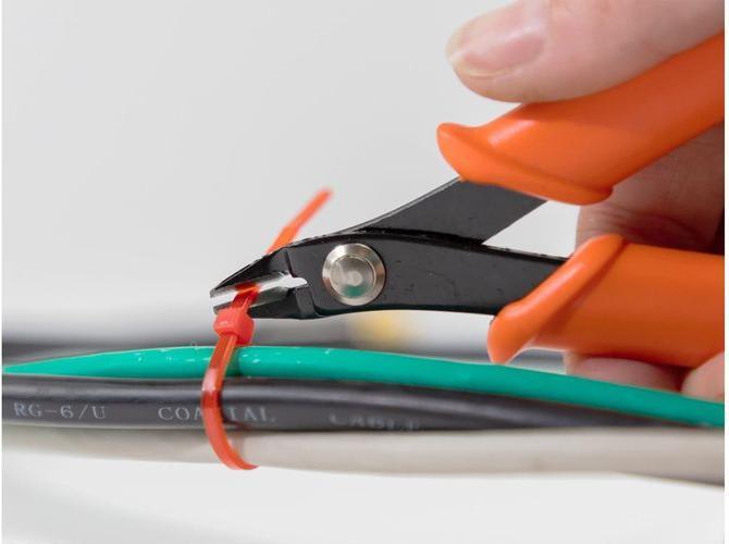 Actual product image Delock Side cutter for precise work, 12.7 cm Orange (135 mm)