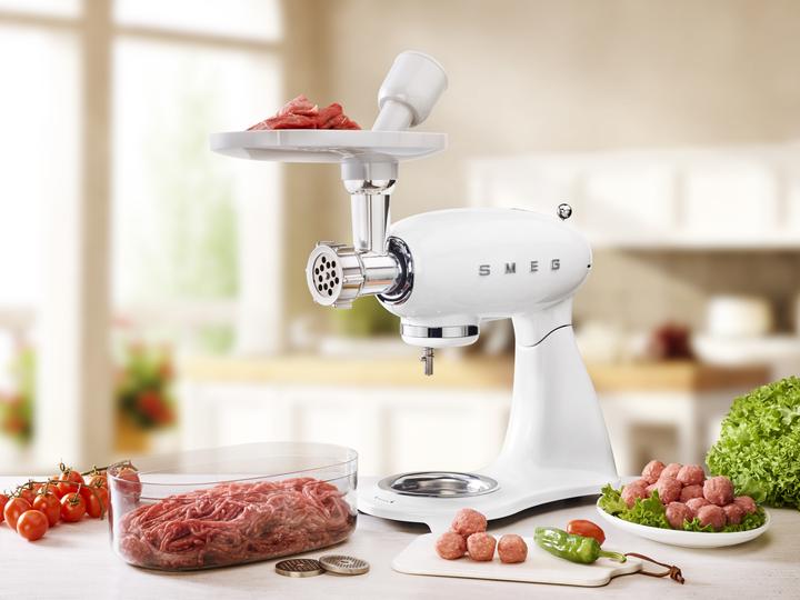 Image du produit Smeg SMF03WHEU Cuisinière style 50's, Full-Color blanche (800 W)