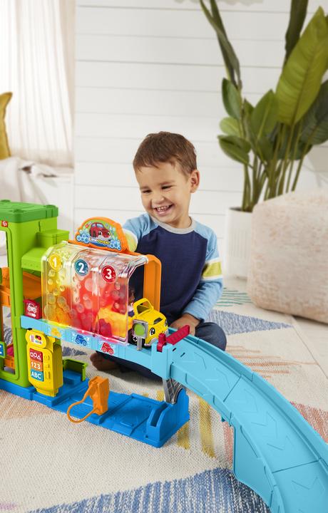 Actual product image Mattel Fisher-Price - Little People Car Center (Nordics) (HRC60)